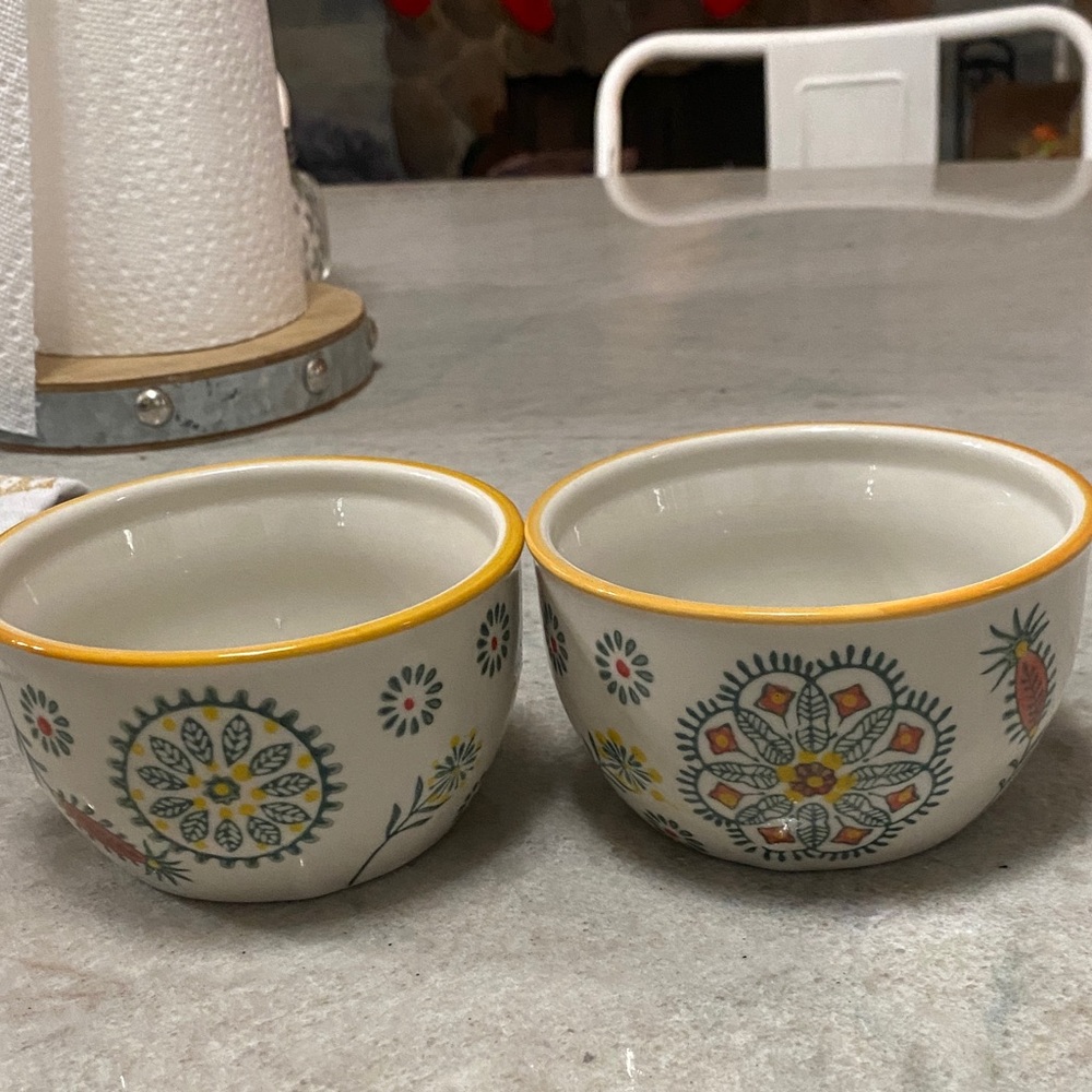 Yokohama Studio Handpainted Floral Patterned Ceramic Bowls